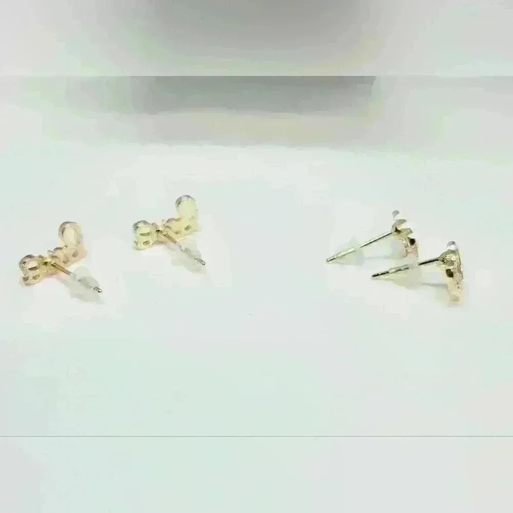 NWOT Exquisite 2 pairs of Earrings